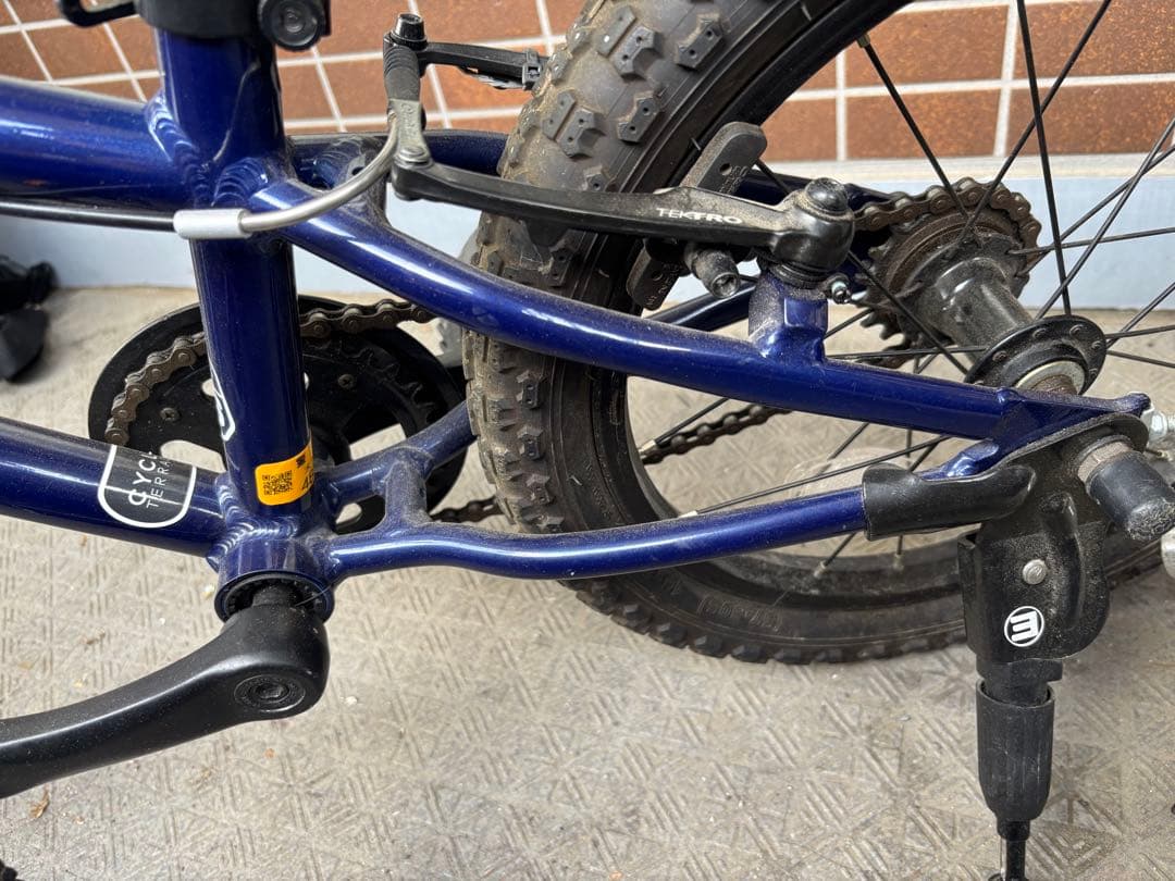 【引渡し東京】ヨツバサイクル16インチ ピンクハンドル　スタンド付き 補助輪あり