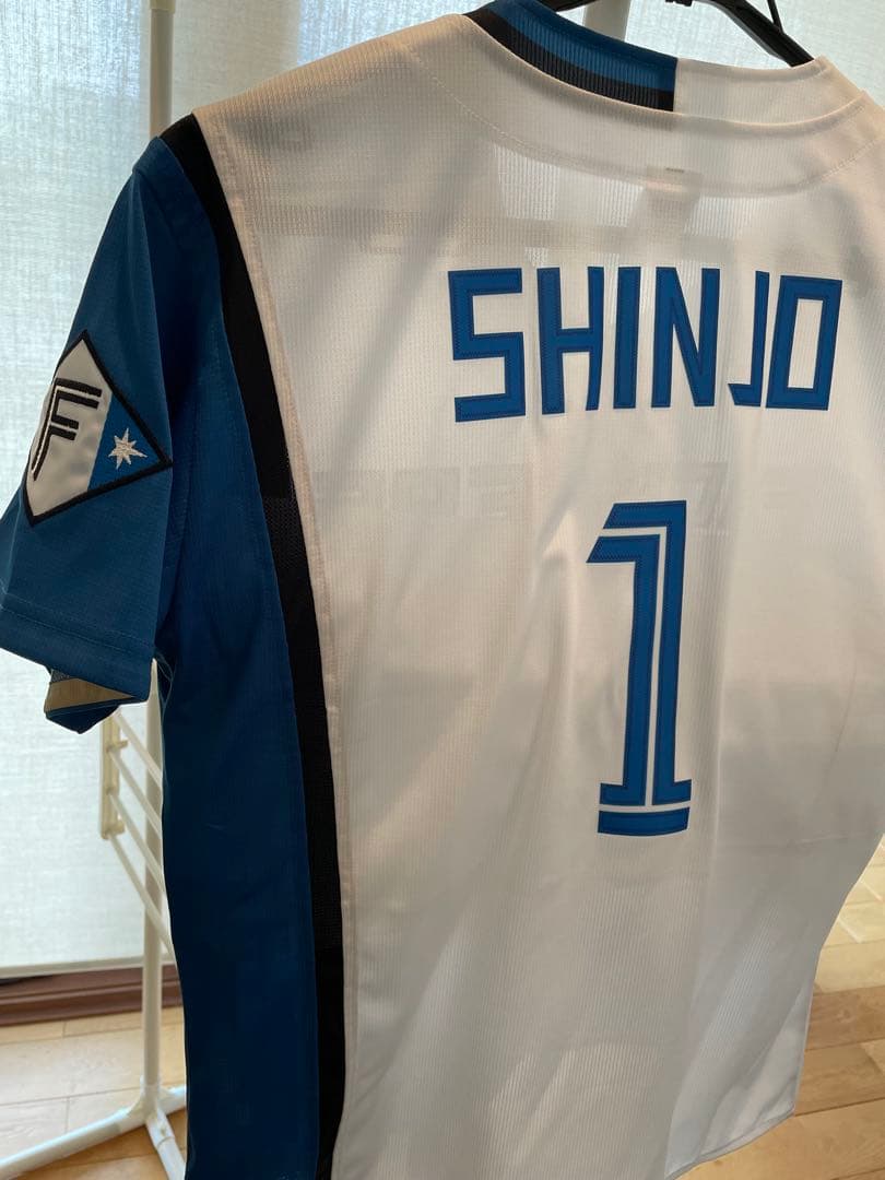 日本ハムファイターズ　ホームユニフォーム 　Sサイズ　新庄　1番