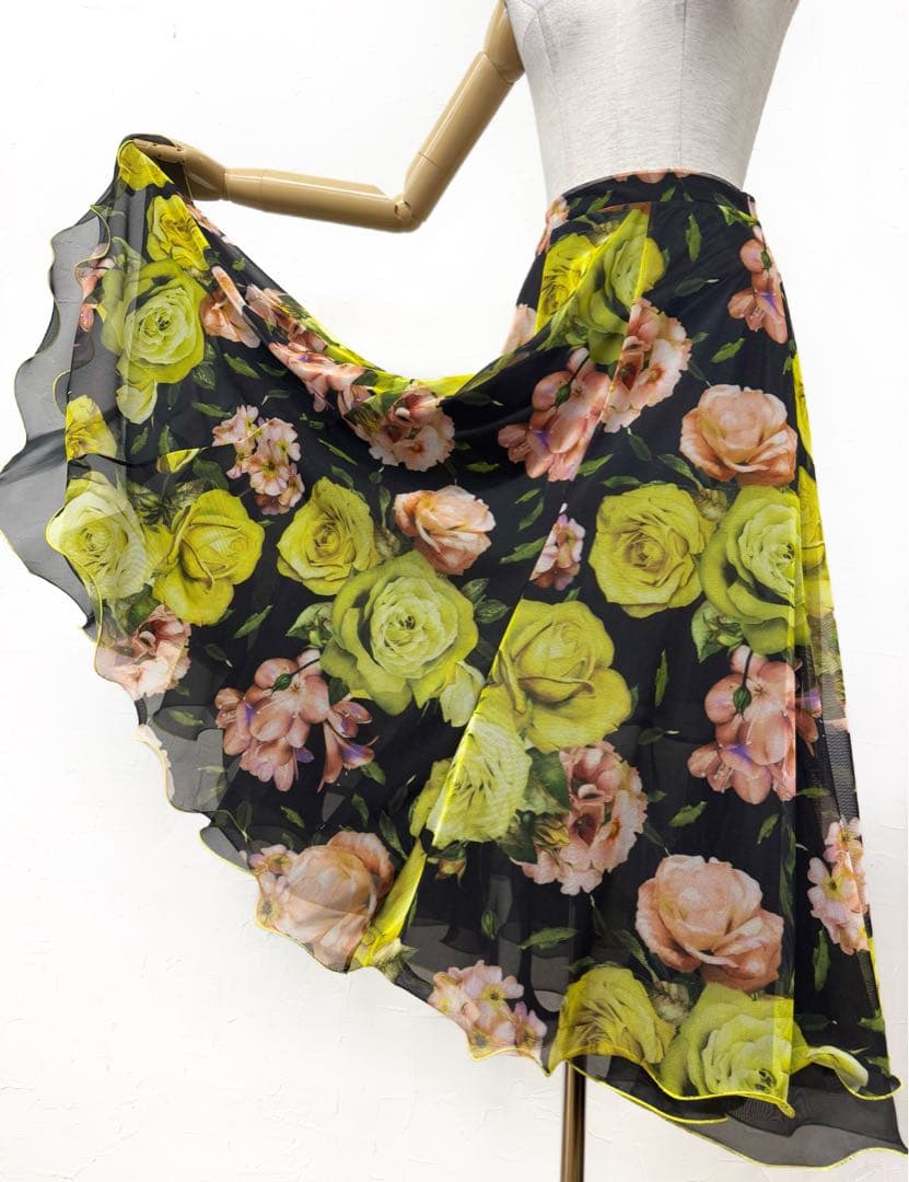 【ファンシー】新品　社交ダンス　イエロー花柄セットアップ黒　ｄ5104