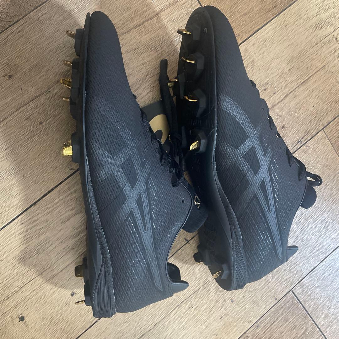 asics ブラック スパイクシューズ 買ったけど使わずに未使用でずっと置いてた
