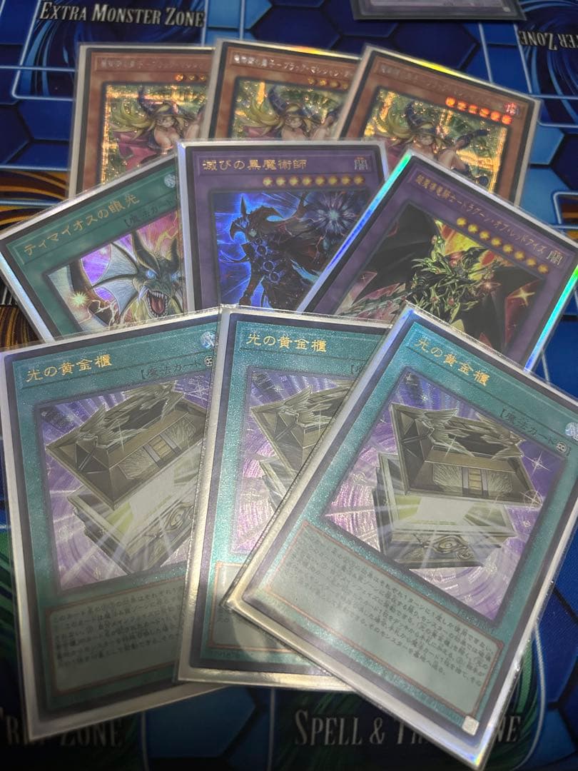 光の黄金櫃パーツ　魔術師の弟子ブラック・マジシャン・ガール