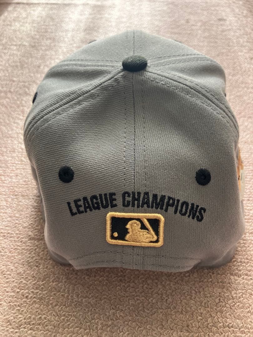 超レアデコピン&大谷サイン入り刺繍入りドジャースワールドシリーズ2024キャップ