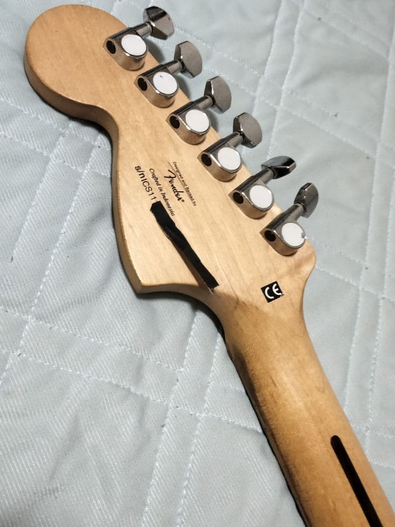 Squier スクワイヤー ストラト standard メイプル指板 ケース付