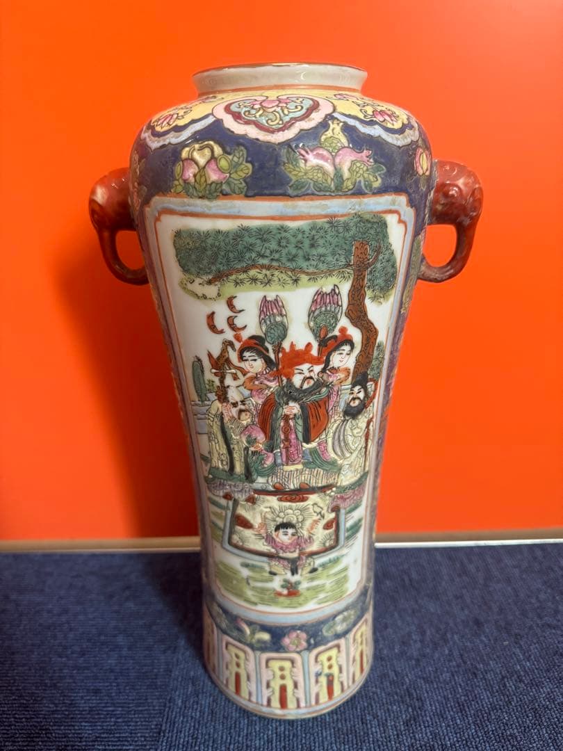 1749中国武神の図が描かれた双耳付きの人物花瓶 大清同治年製銘　時代物