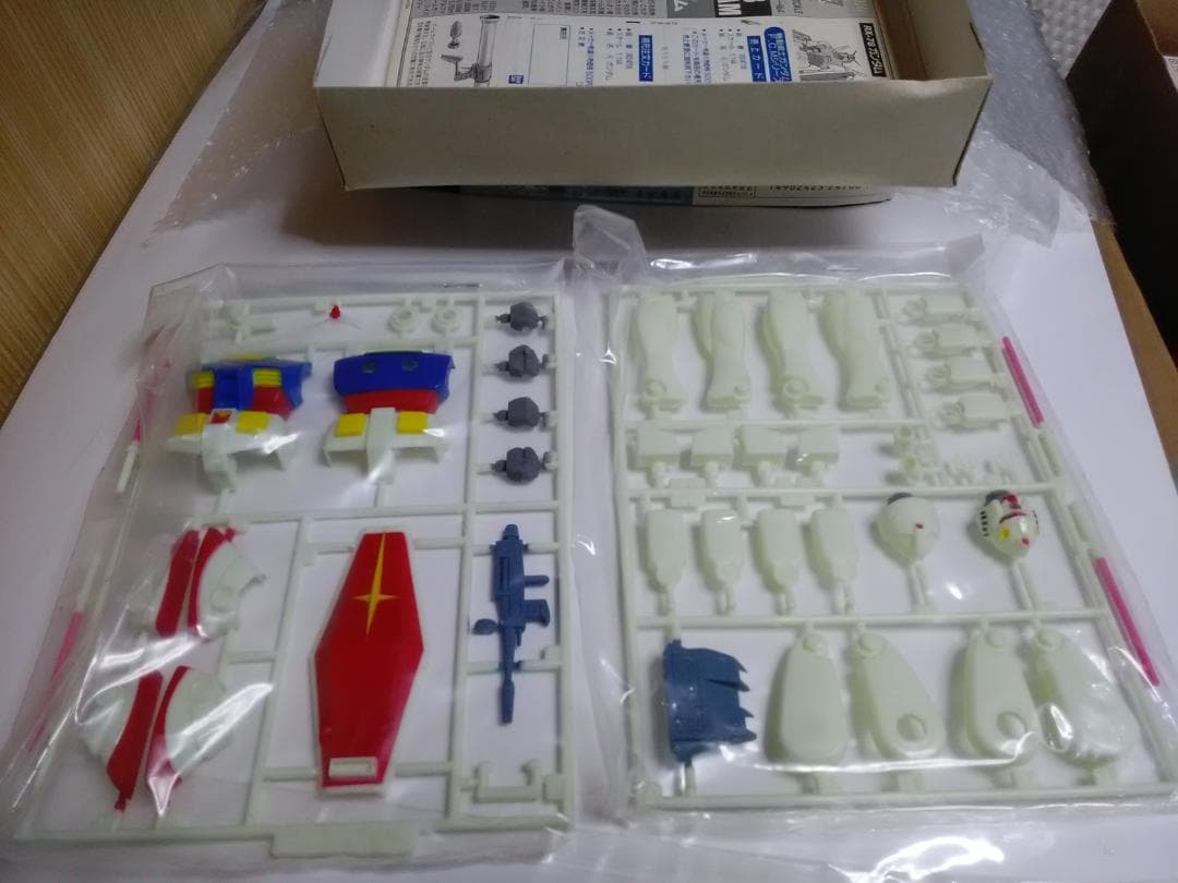 RX-78 ガンダム　F.C.M フルカラーモデル ※箱ダメージ大※