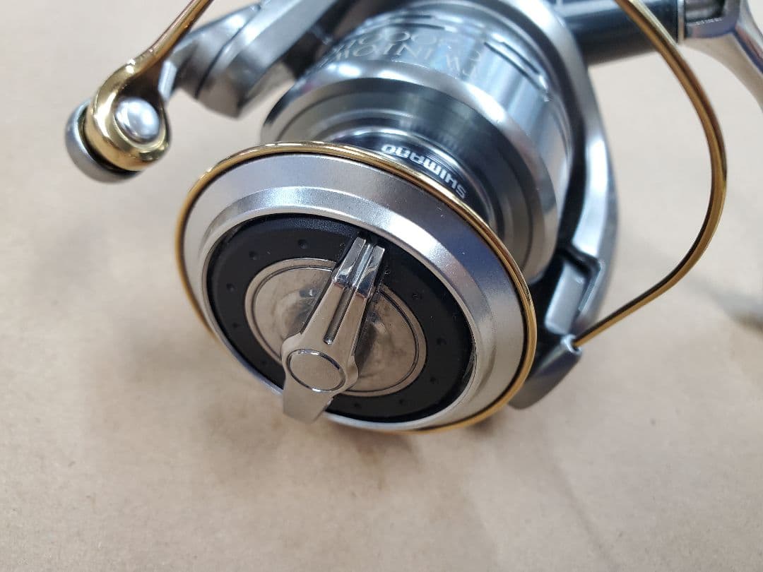 シマノ 11 ツインパワー C3000HG