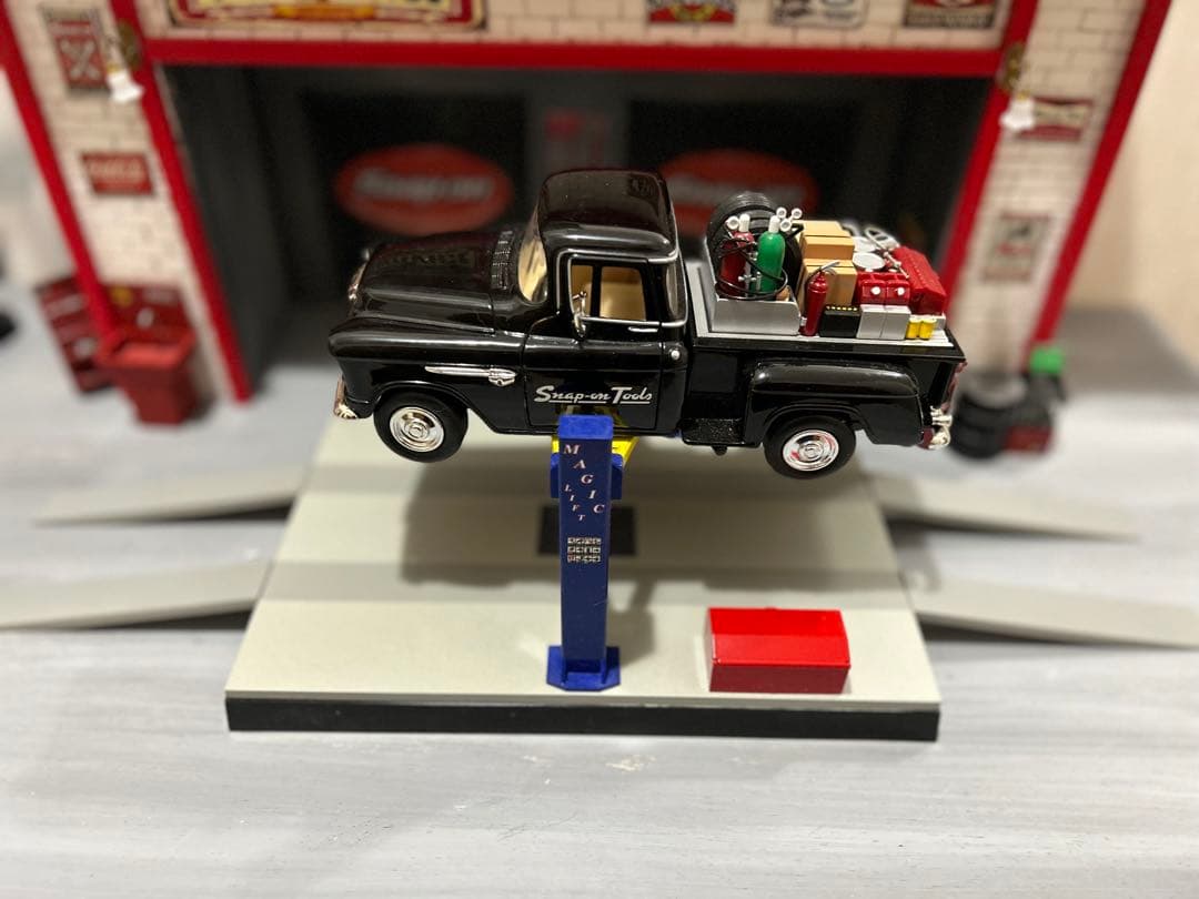 電動リフト　1/24、スナップオントラック、 ディスプレイはおまけ