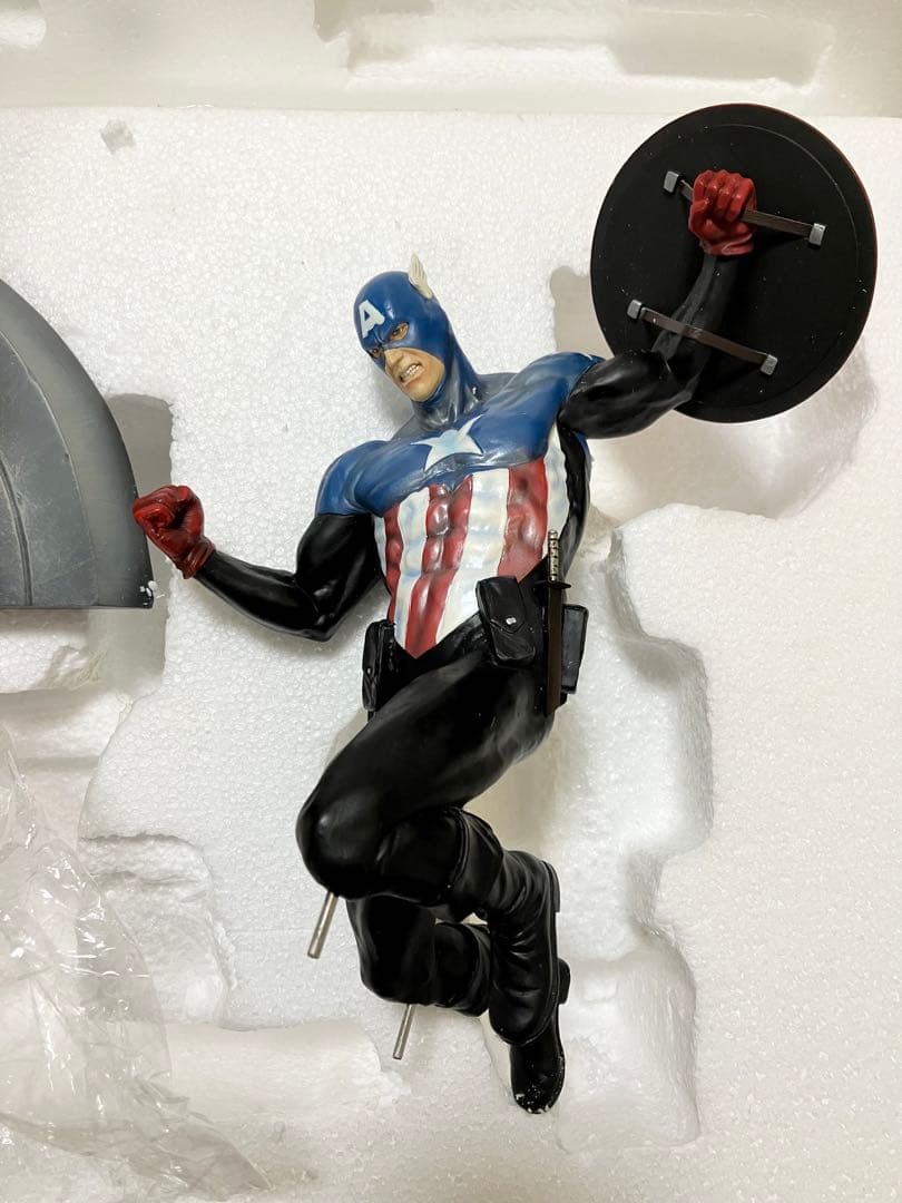 1000体限定　ニューキャプテンアメリカ　コトブキヤ　ファインアートスタチュー