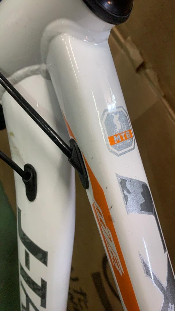 自転車 クロスバイク 21段変速 26インチ マウンテンバイク