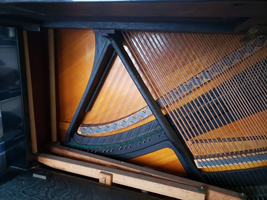 YAMAHA　アップライトピアノ　U1A　製造番号109638