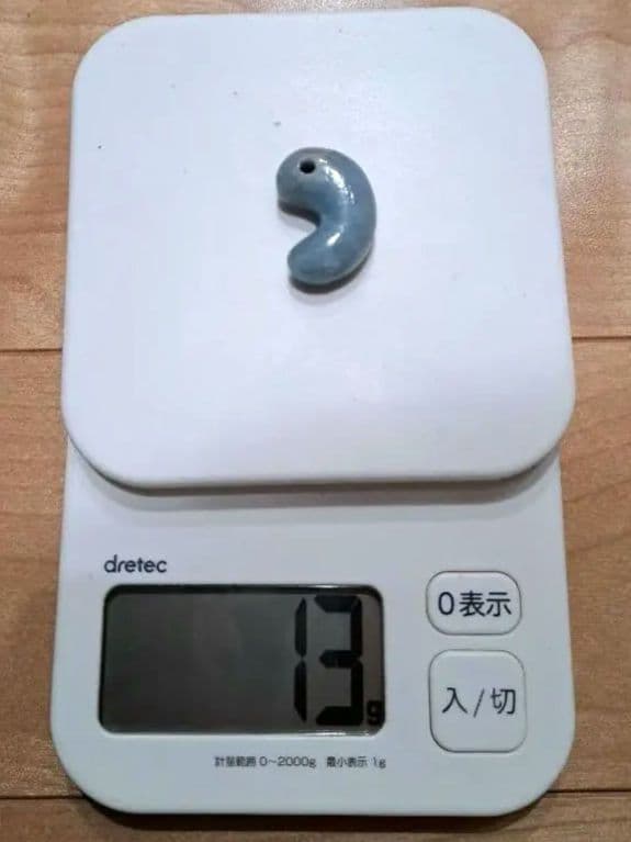 値下げしました【透過抜群】上質 糸魚川 翡翠 入コン沢 勾玉 13g 30mm