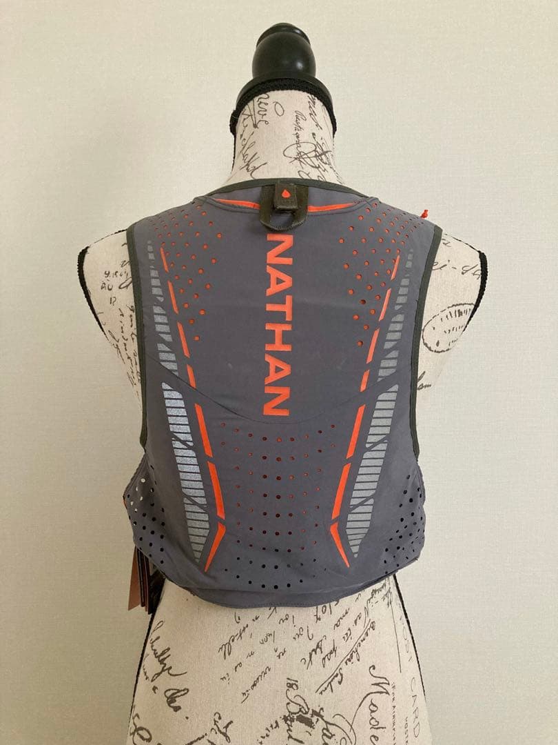 【新品未使用】ネイサン　ベイパーカー 4L メンズ（ボトル2本付属）　トレラン