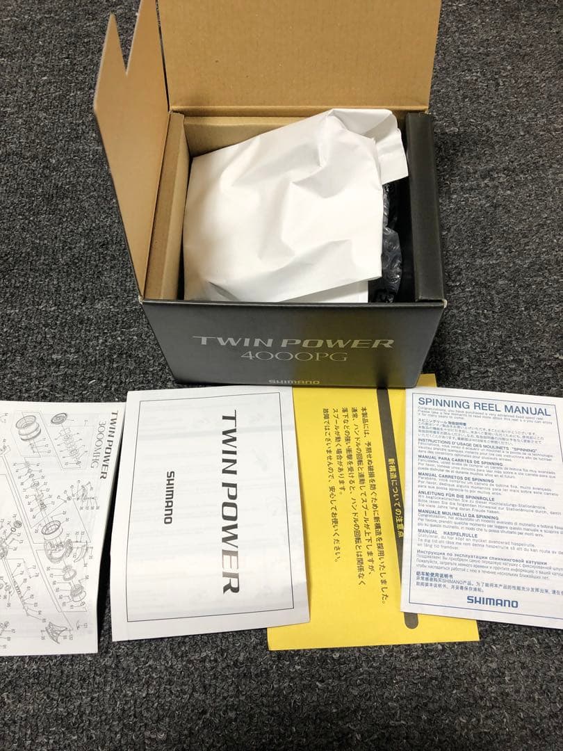 SHIMANO ツインパワー4000PG スピニングリール