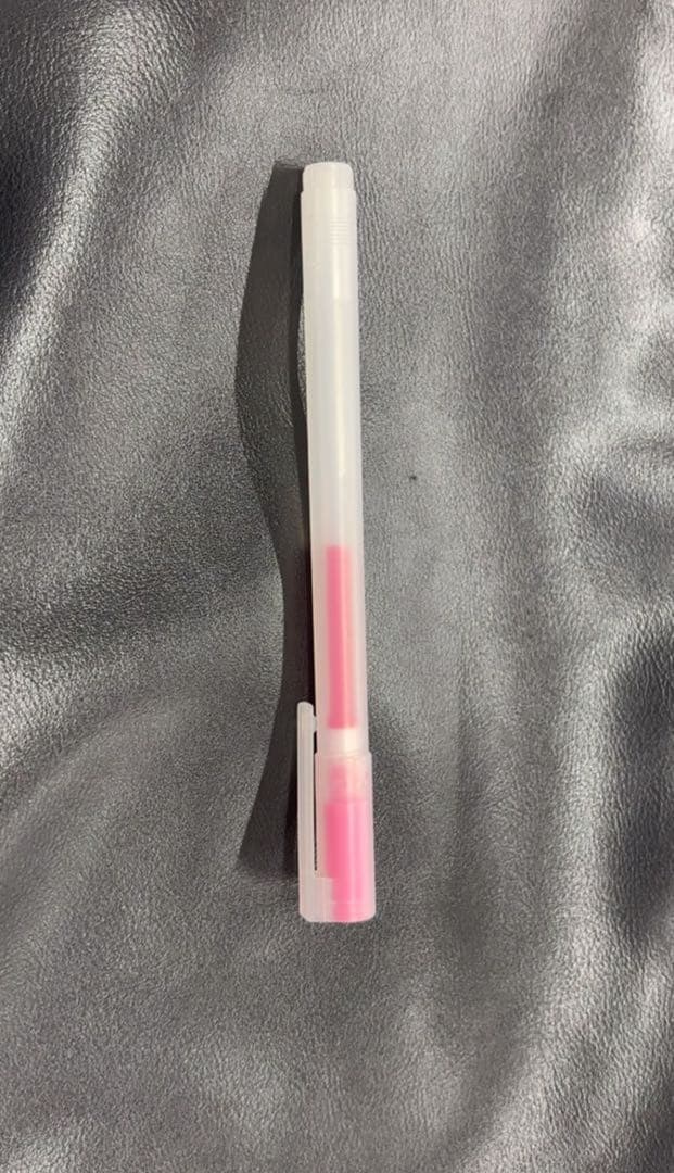 ピンク ボールペン 透明ボディ クリップ付き