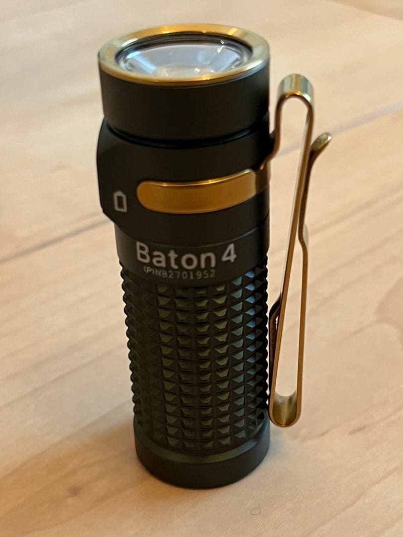 OLIGHT Baton 4 グリーン　充電式フラッシュライト　未使用