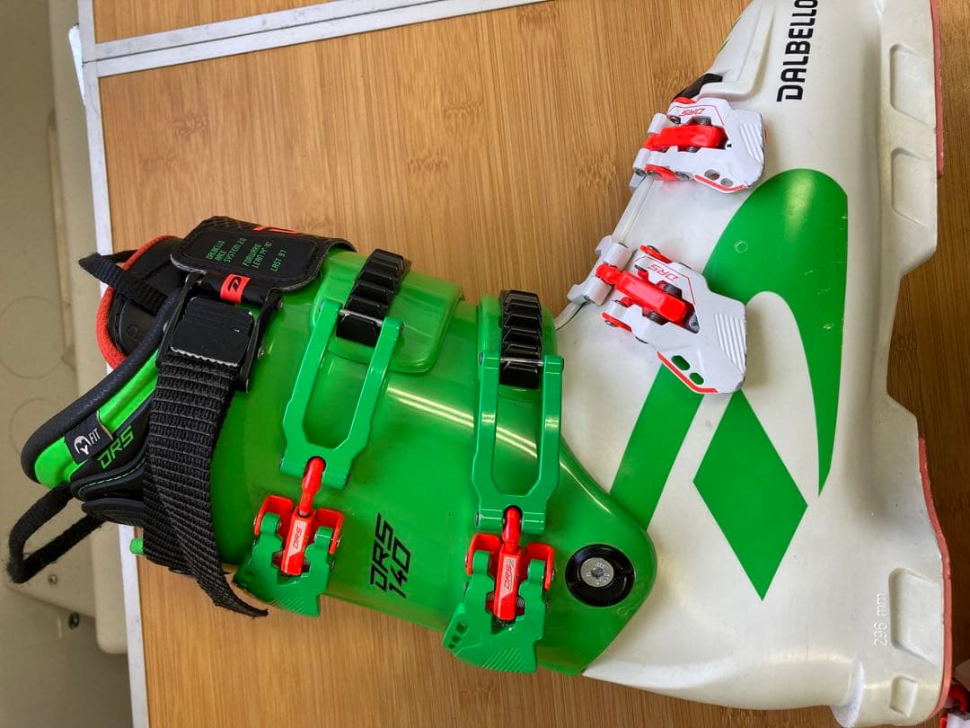 ダルベロスキー靴 ホワイト/グリーン