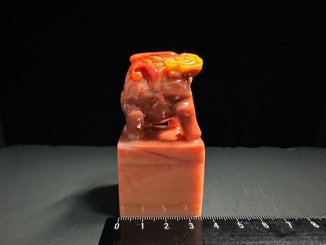 35寿山石　印材　 瑞獣献芝　紅石　大印面　篆刻　落款　雅号　書道　箱付き