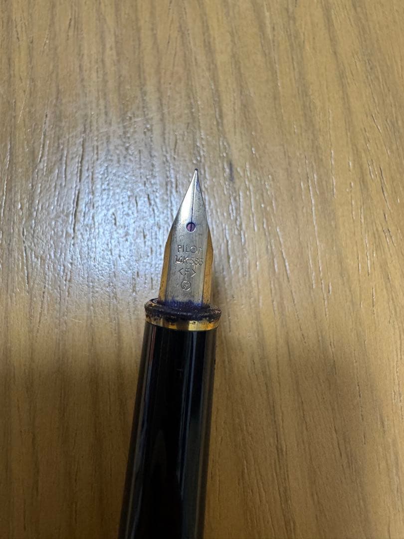 黒色ボールペン フロータイプ