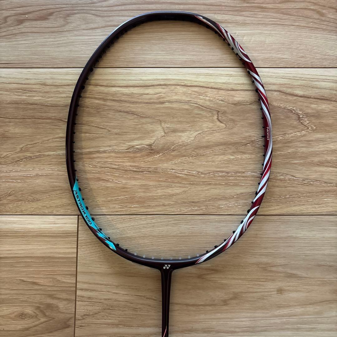 YONEX バドミントンラケット　アストロクス100zz 3UG5