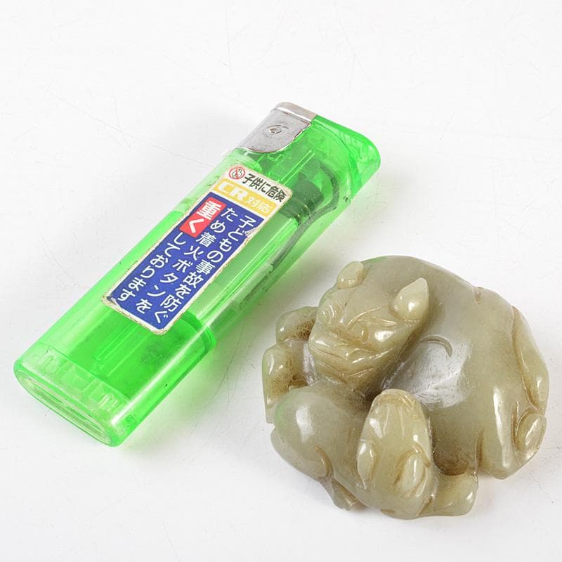 中国　玉石彫刻　神獣刻　根付　紙鎮　置物　C 7664E