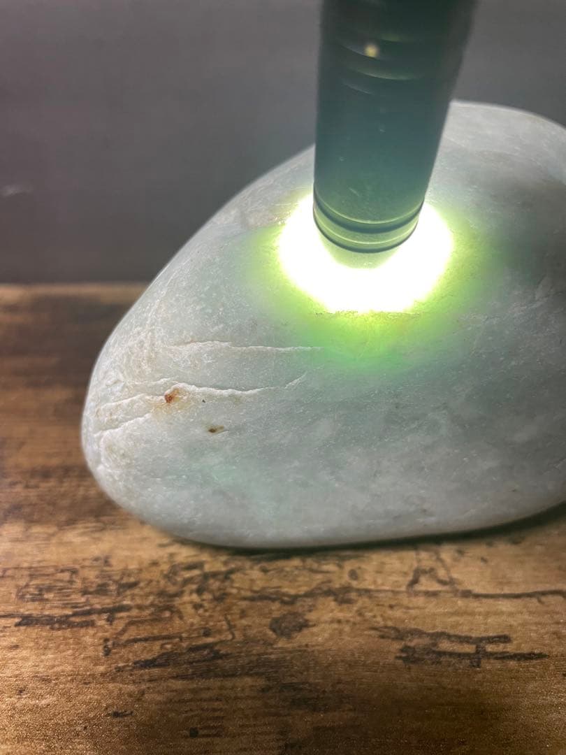 約2100g 糸魚川 翡翠 海石 緑