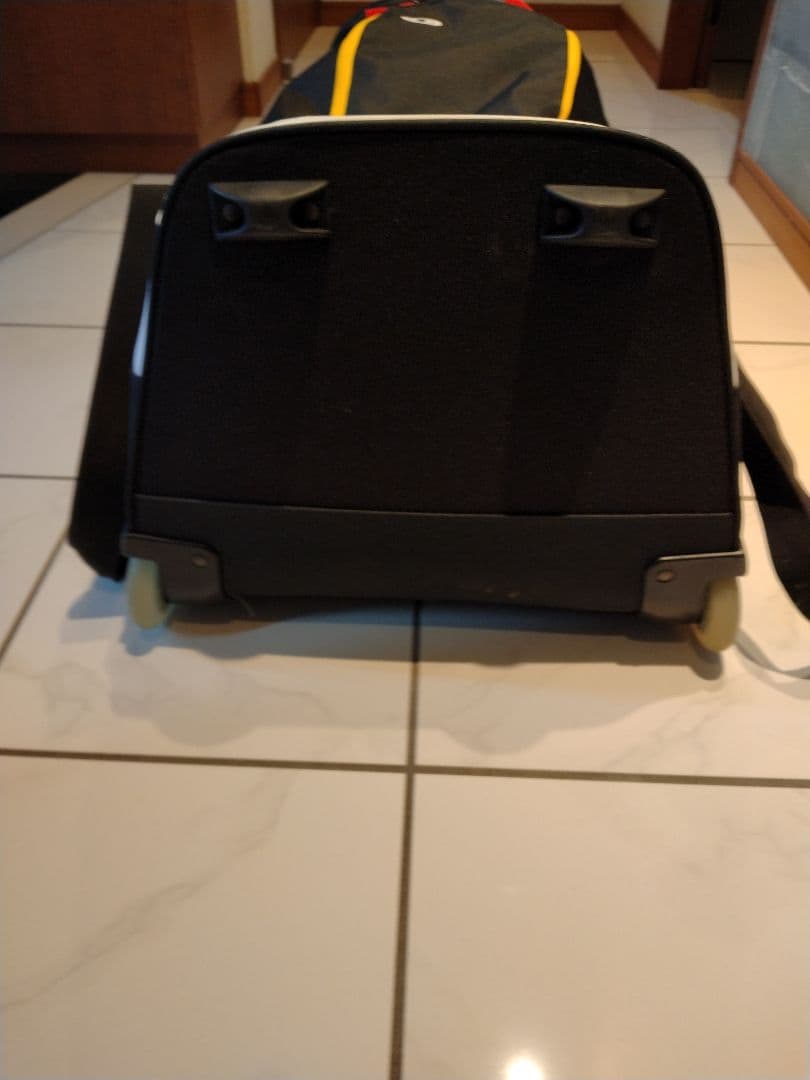 SALOMONキャリー付きバックパック 黒/白/黄色