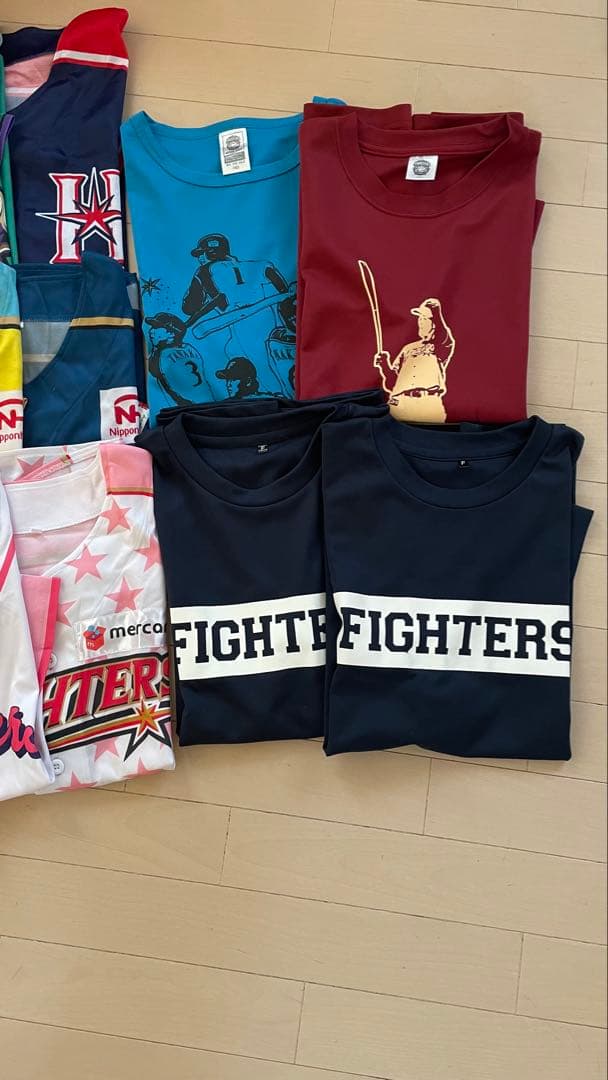 北海道日本ハムファイターズ　ユニフォームまとめ売り22着　Tシャツ4着
