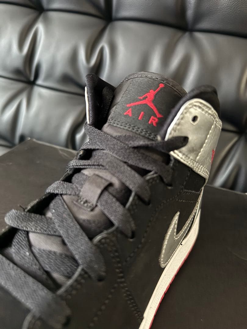 【美品・付属品完備】NIKE AIR JORDAN 1 MIDブラック×シルバー