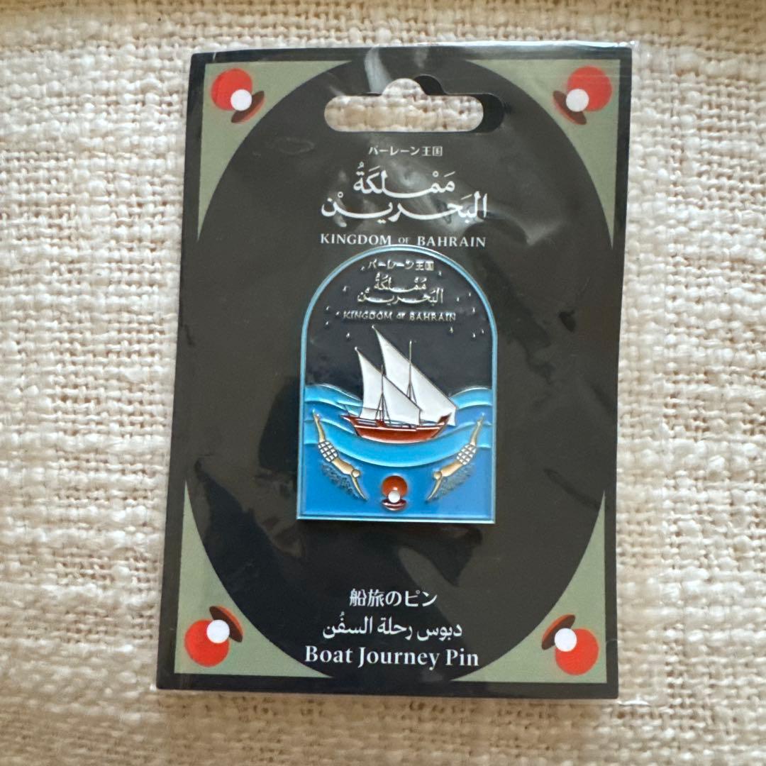 【新品】バーレーン館 ピンバッジ とパンフレット