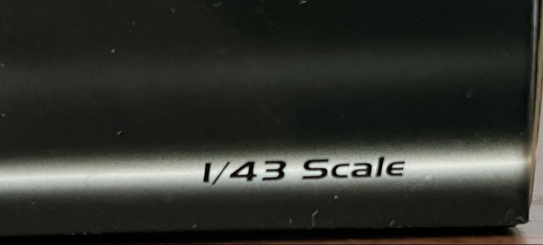 価格改定！Lexus LX 570 1/43スケール ミニカー