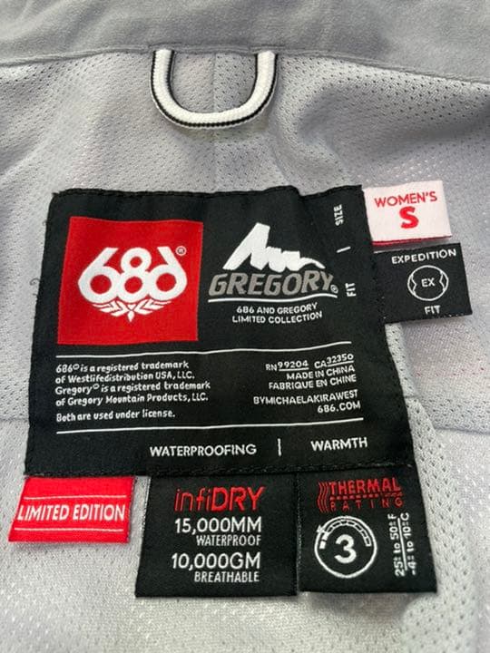 GREGORYと686のコラボ  ウェアーとバックパック