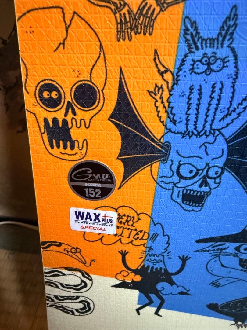 美品　GNU スノーボード 152cm