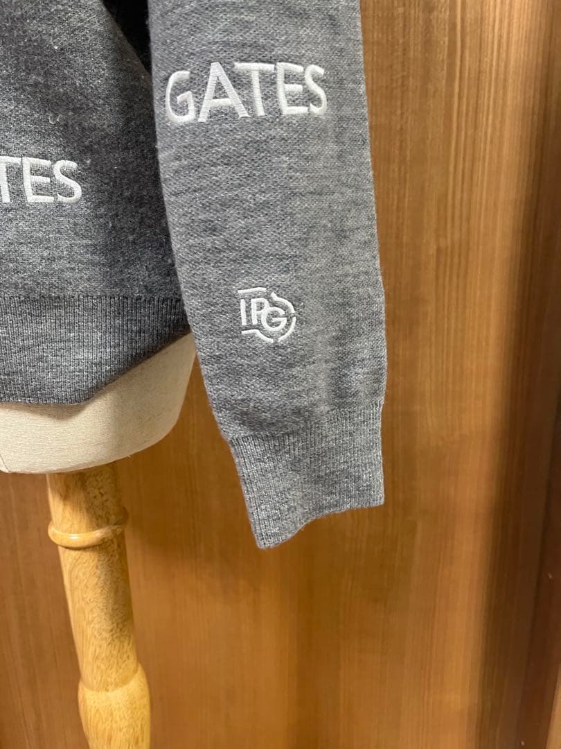 PEARLY GATES ロゴ入りセーター グレー　レディースサイズ0