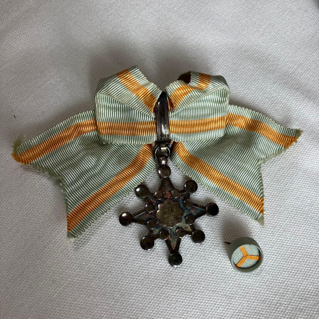 勲八等瑞宝章　支那事変従軍記章 共箱入り 勲章 記章　ヴィンテージ　希少　レア