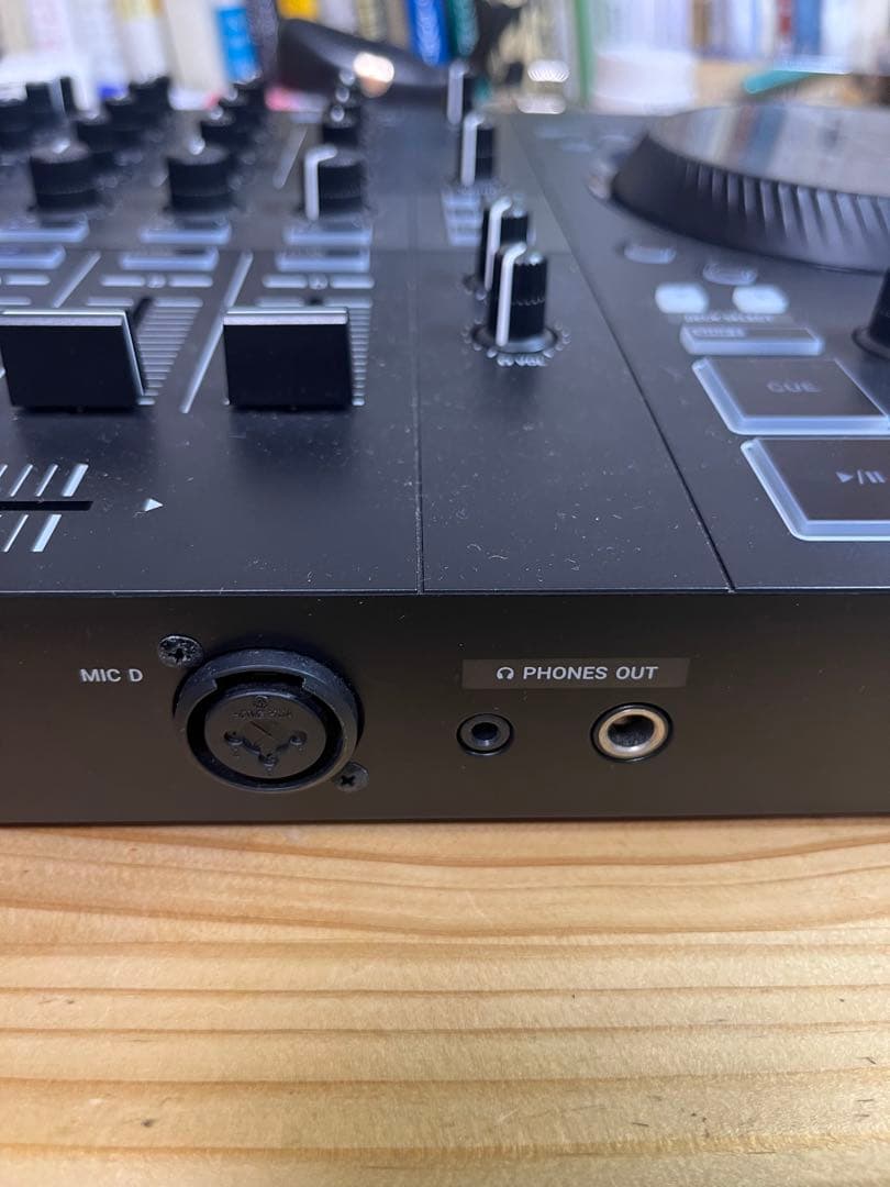 Traktor Kontrol S3 DJコントローラー