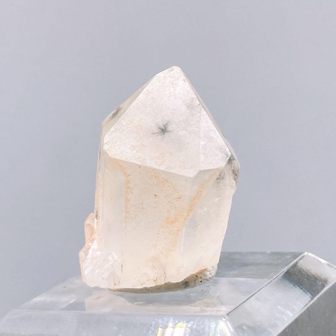 1*E様 ホーランダイトインクォーツ　星入り水晶　クォーツ　原石　鉱物標本　天然