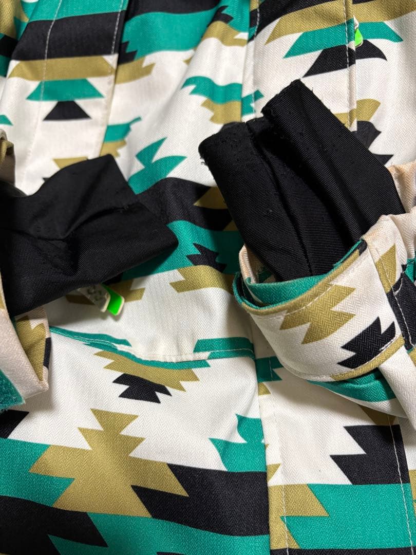 swivel 上が9号 下が11号グリーン 上下 スノーウェア