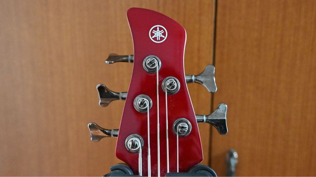 ベース YAMAHA TRBX305