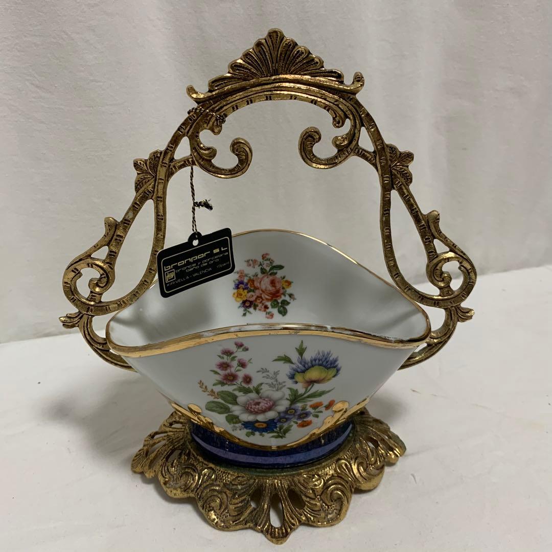 ブロンポール（Bronpor）装飾用ポーセリンバスケット 金メッキフレーム付き