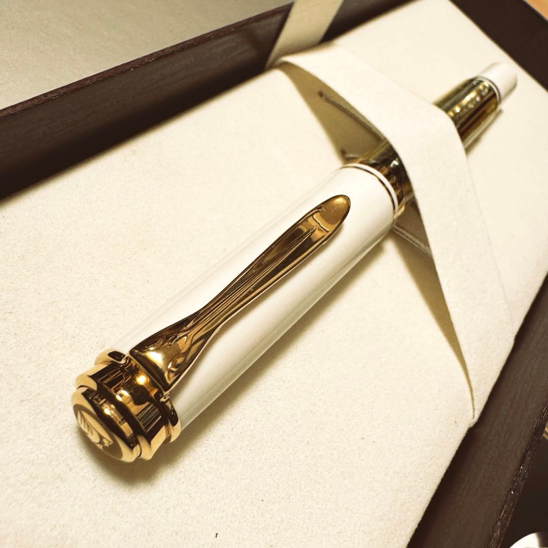 PelikanスーべレーンM400万年筆 ホワイト トータス　M中字
