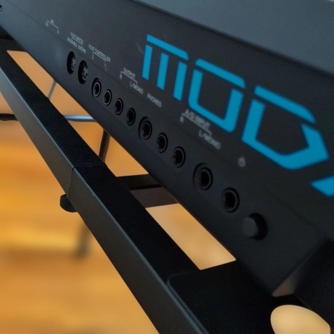 YAMAHA　MODX6+ 　(Cubase ，ソフトケース付)