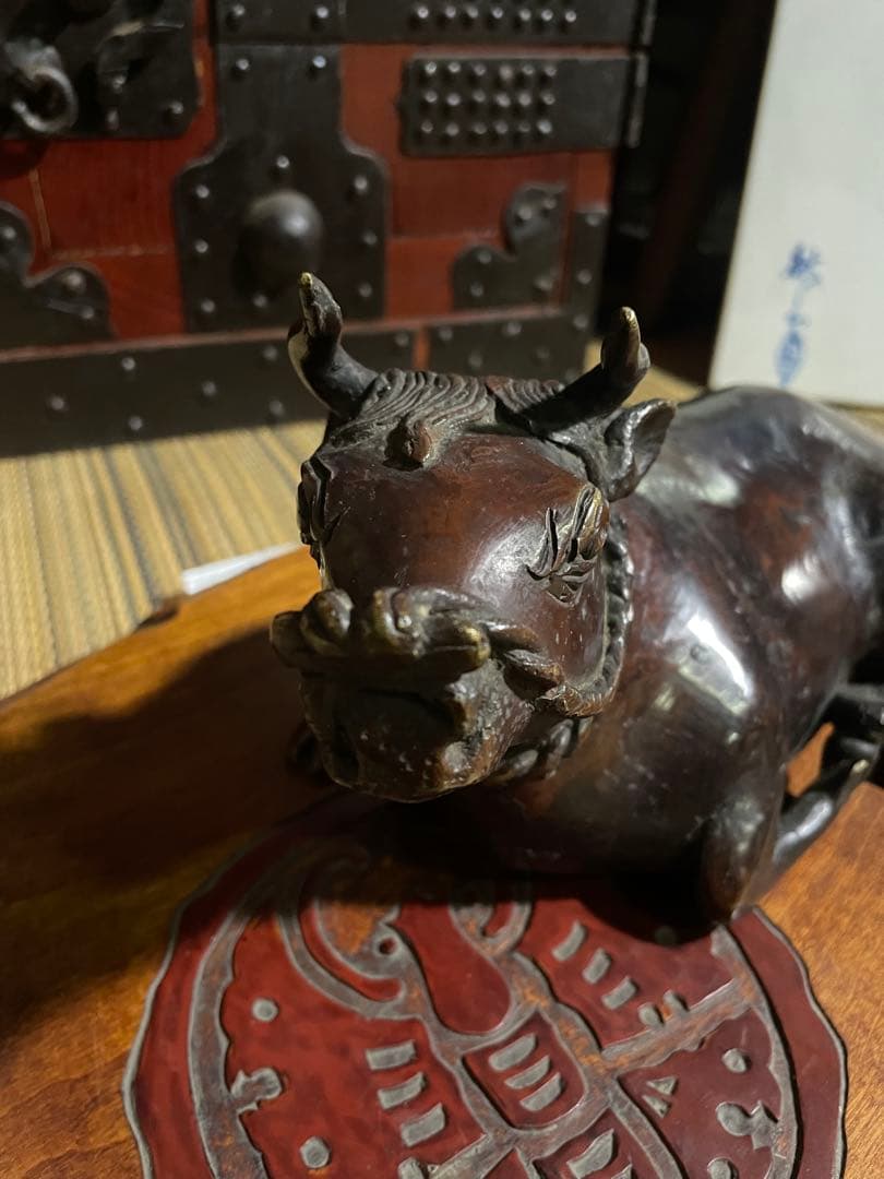 銅器工芸品　牛　置物　オブジェ　元箱あり 台含めません
