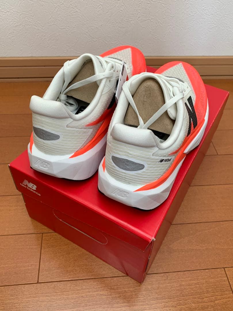 New Balance FuelCell Rebel V5 ランニングシューズ