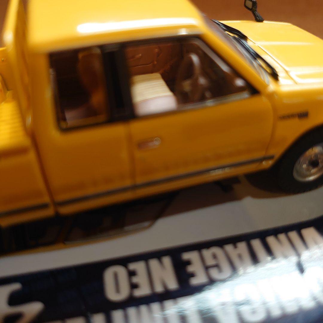 トミカ リミテッド ヴィンテージ ダットサン トラック