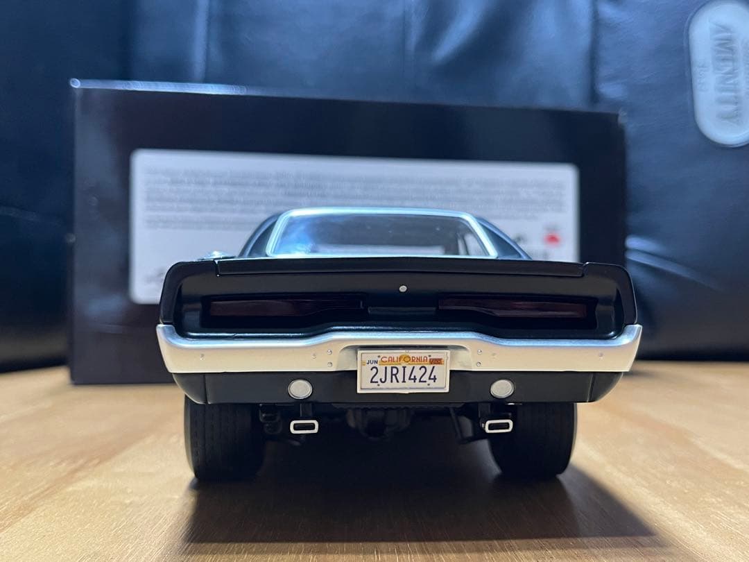 ワイルドスピードダッジチャージャー1/18