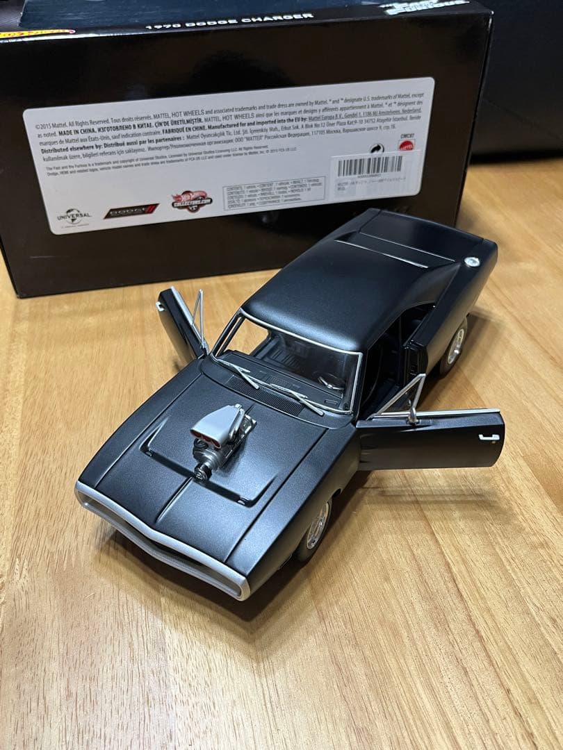 ワイルドスピードダッジチャージャー1/18