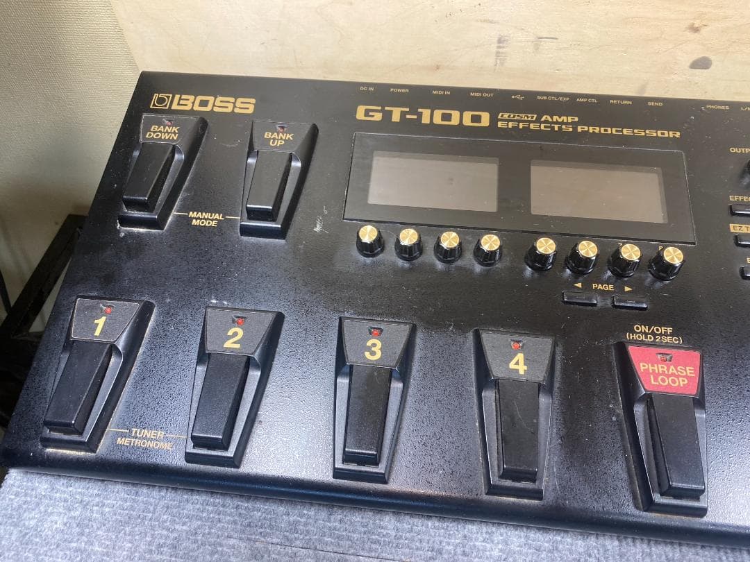 629 BOSS GT-100 アンプシミュレータ　マルチエフェクター