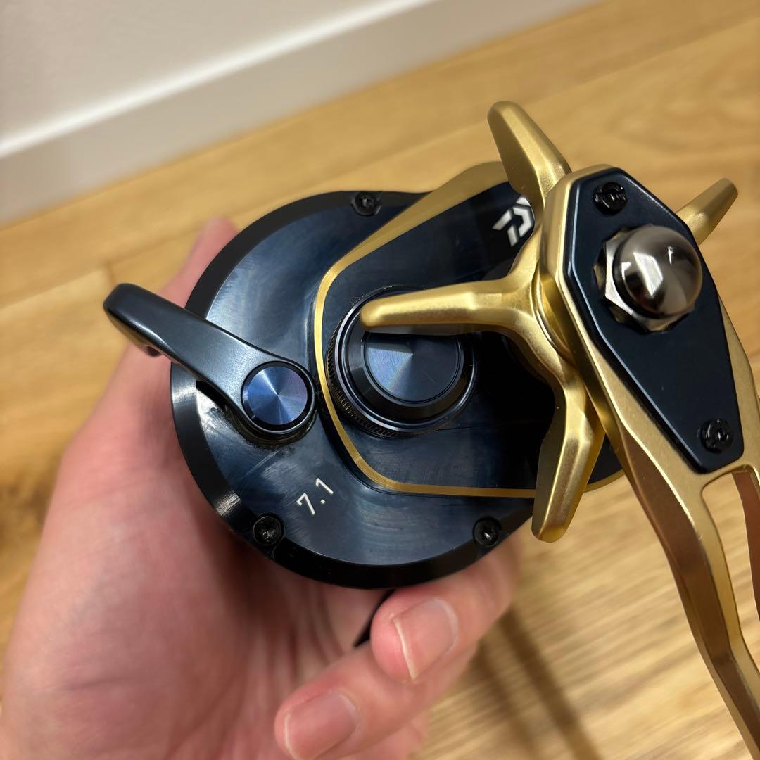 DAIWA 22SALTIGA 15H リール