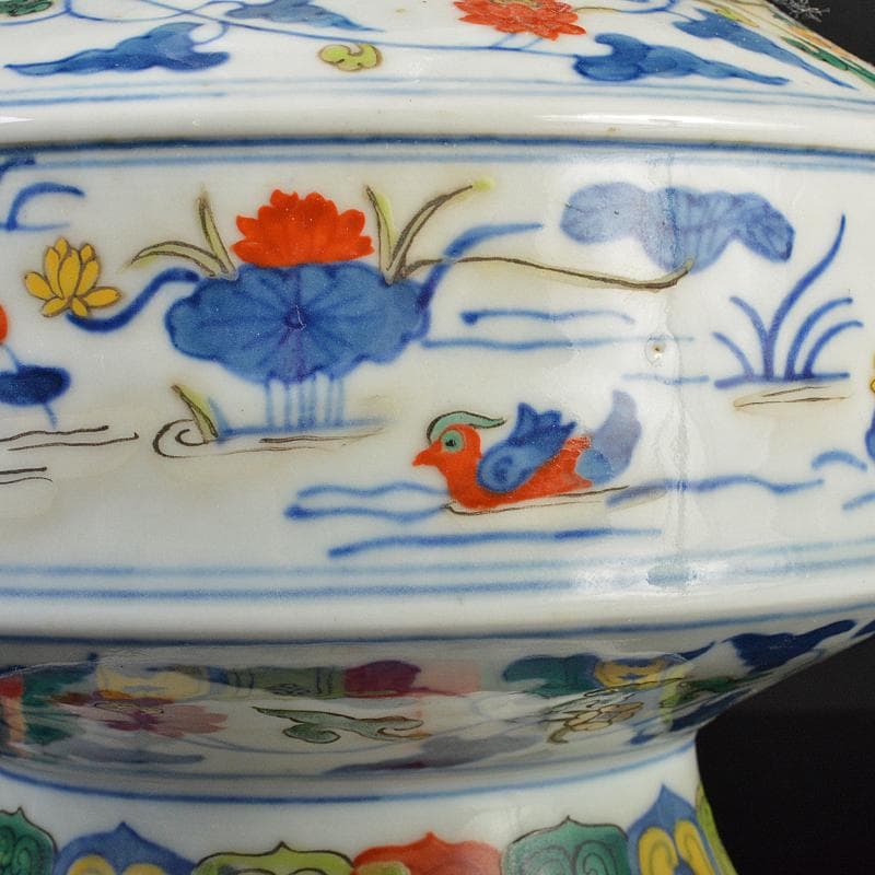 中国　大明成化年製　五彩　蓮池水鳥文瓶　V　R7087B