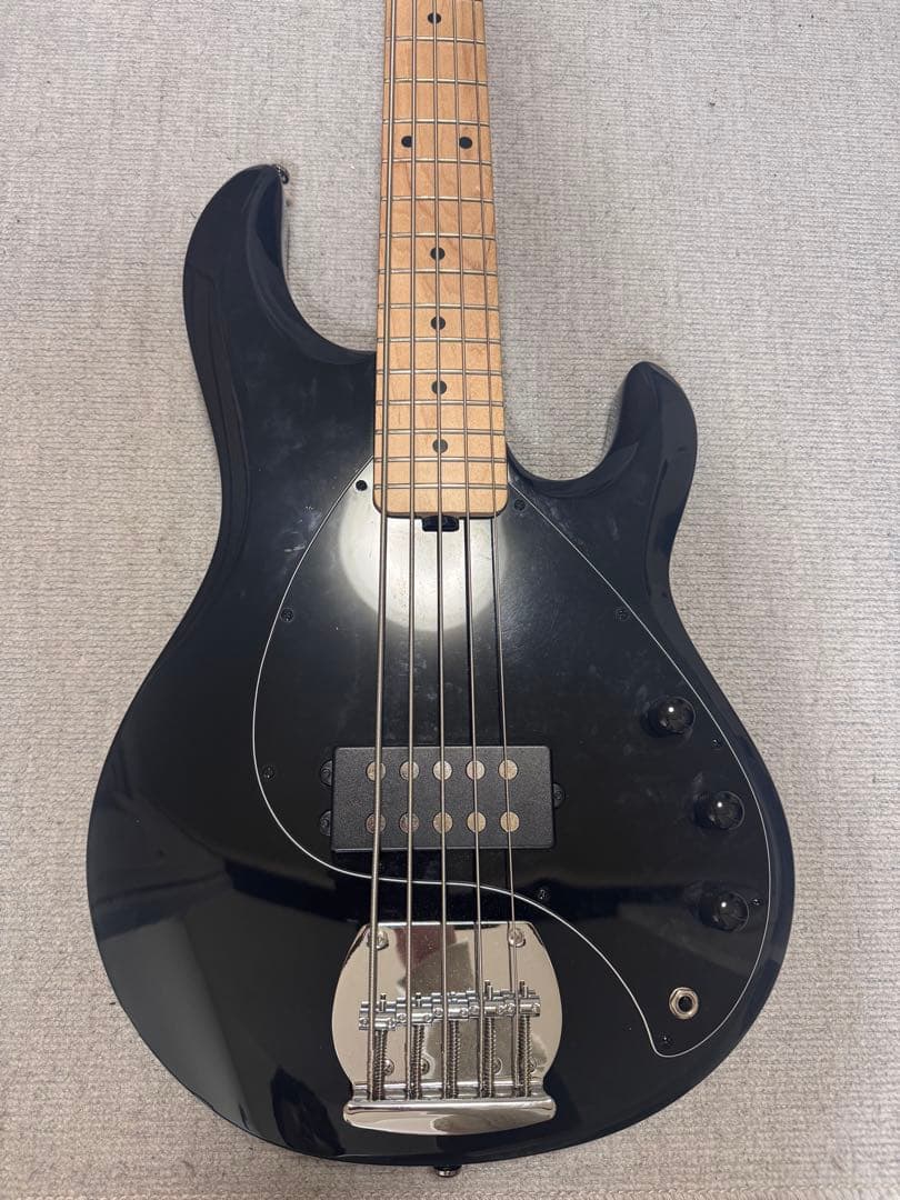 Sterling by Music Man StingRay5 5弦エレキベース